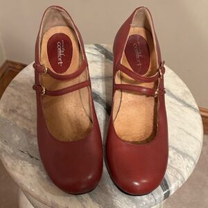 NWOT Strictly Comfort Women's Cranberry Leather Mary Jane’s Size 7M